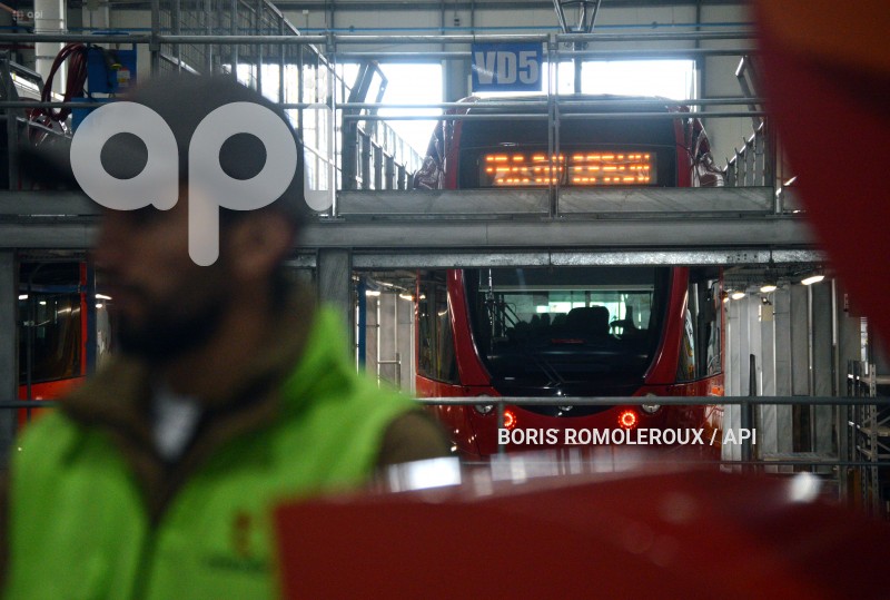 CUENCA-FIRMA CONTRATO REPUESTOS TRANVIA
