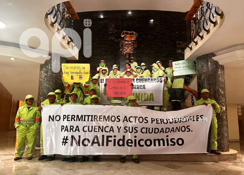 CUENCA-SESION DE CONCEJO CON MINISTRO ENERGIA