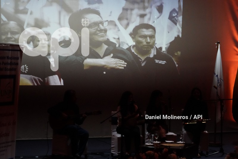 UNP HOMENAJE VILLAVICENCIO