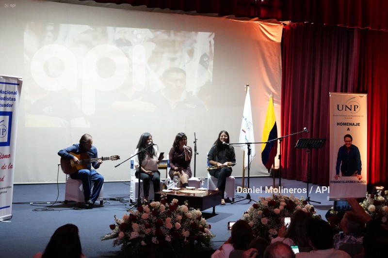 UNP HOMENAJE VILLAVICENCIO