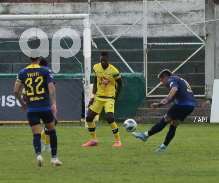 FBL-LIGA-PRO-BET593-SERIE-B-CHACARITAS-VARGAS-TORRES-