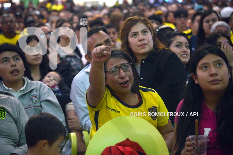 CUENCA-ELIMINATORIAS-HINCHAS-ECUADOR-URUGUAY