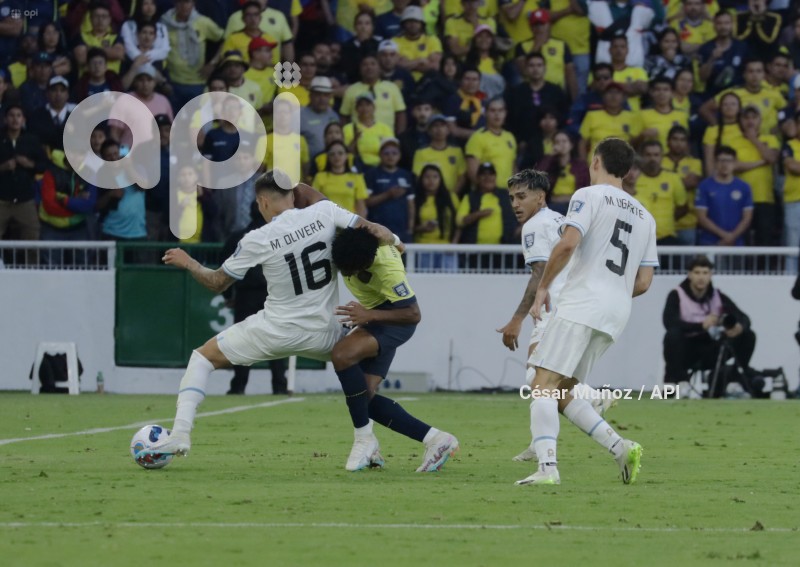 FBL-ELIMINATORIAS-ECUADOR-URUGUAY