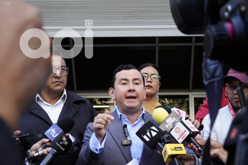 FERDINAN ALVARAEZ RC DENUNCIA CASO VILLAVICENCIO