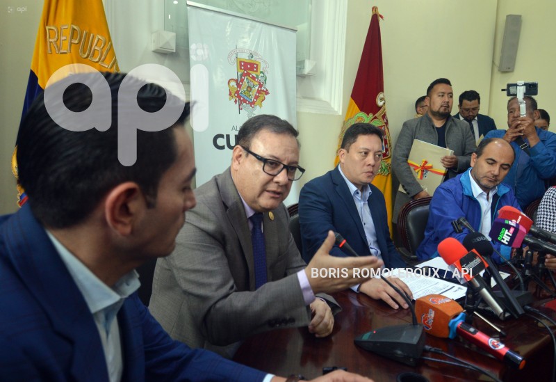 CUENCA-FIRMA CONVENIO-INTERNACIONALIZACION AEROPUERTO