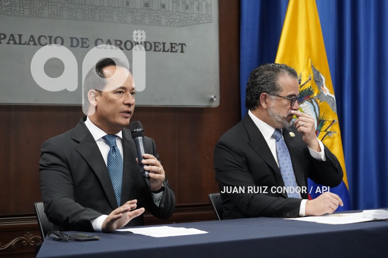 UIO-RRPP-MANRIQUE-CUCALON