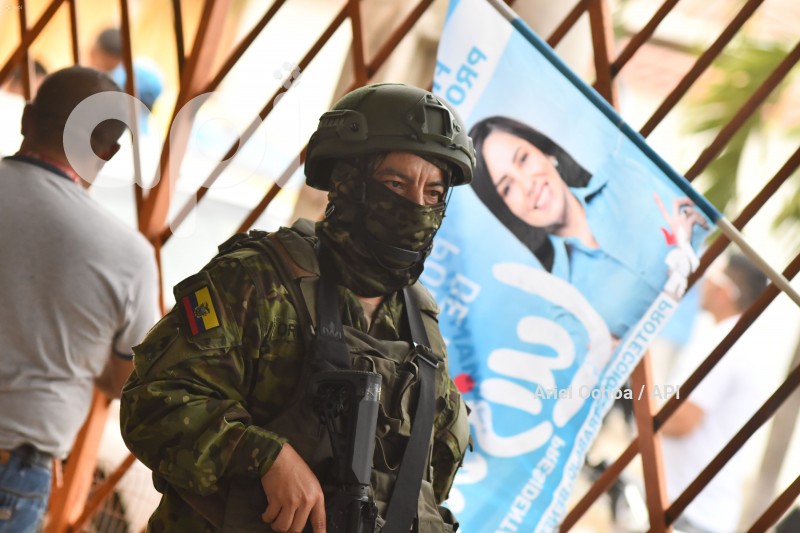 PORTOVIEJO-LUISA-GONZALEZ-CANDIDATA-PRESIDENTE