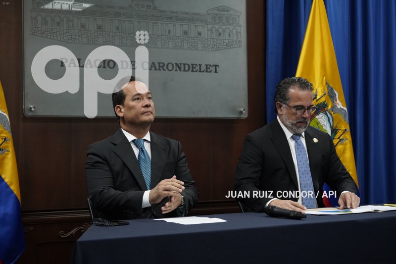 UIO-RRPP-MANRIQUE-CUCALON
