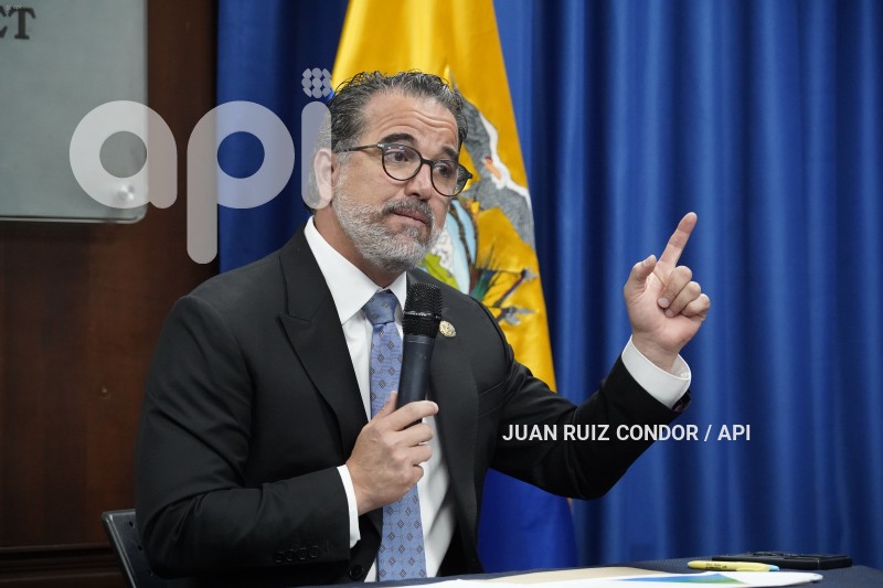 UIO-RRPP-MANRIQUE-CUCALON