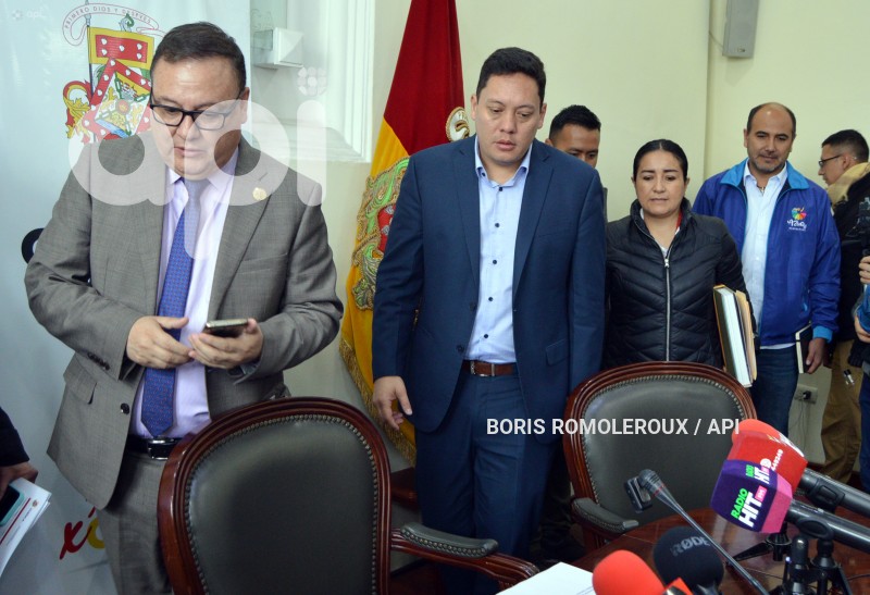 CUENCA-FIRMA CONVENIO-INTERNACIONALIZACION AEROPUERTO