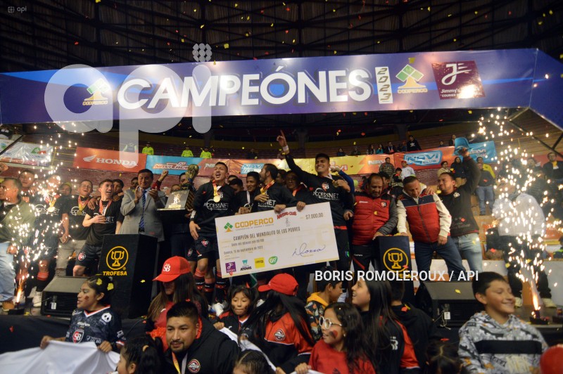CUENCA-TETRACAMPEON-SIMON BOLIVAR-MUNDIALITO