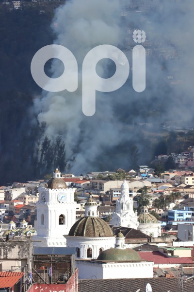 UIO INCENDIO QUITO