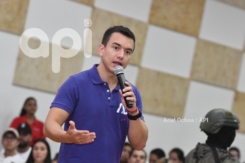 MANTA-DANIEL-NOBOA-CANDIDATO-PRESIDENTE-ULEAM