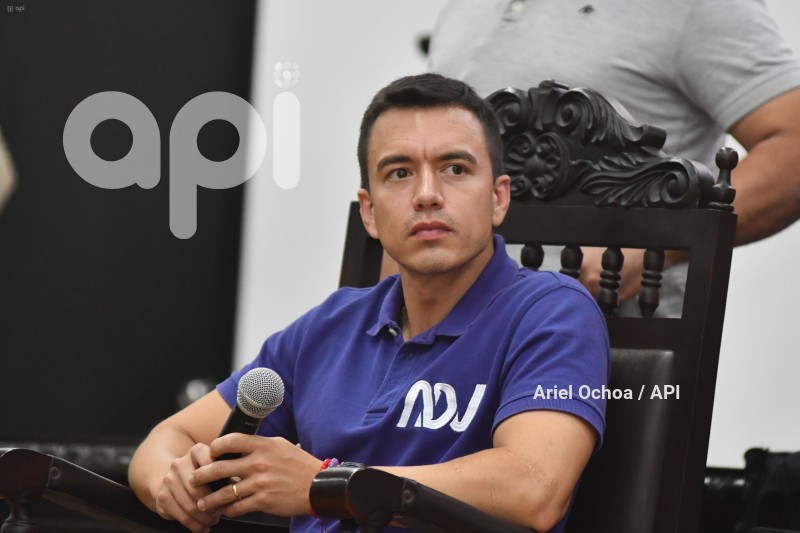 MANTA-DANIEL-NOBOA-CANDIDATO-PRESIDENTE-ULEAM