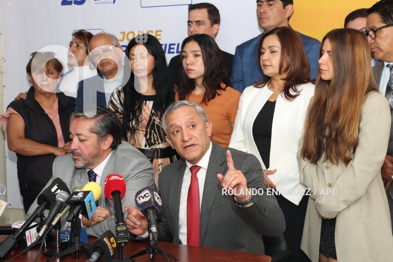 RUEDA-PRENSA-PATRICIO-CARRILLO