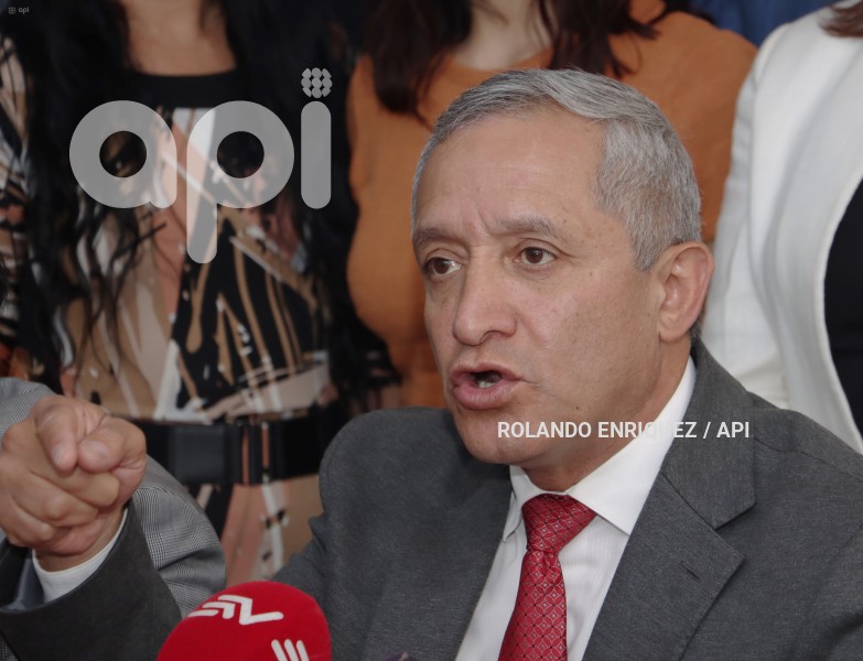 RUEDA-PRENSA-PATRICIO-CARRILLO