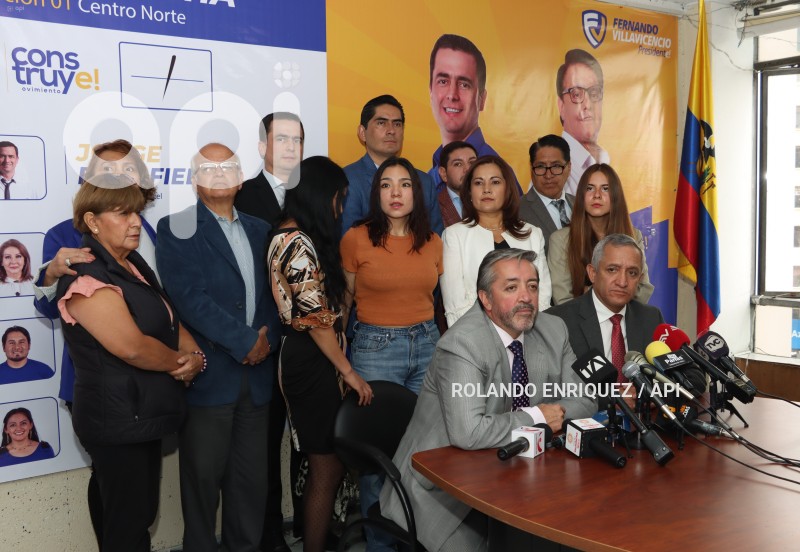 RUEDA-PRENSA-PATRICIO-CARRILLO