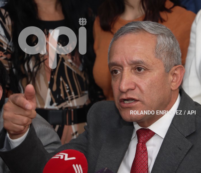 RUEDA-PRENSA-PATRICIO-CARRILLO