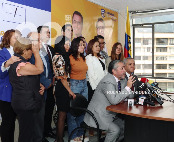 RUEDA-PRENSA-PATRICIO-CARRILLO