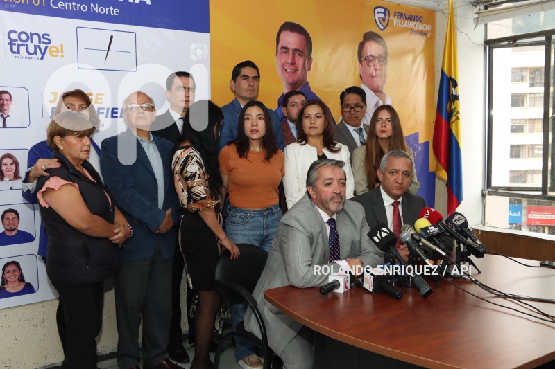 RUEDA-PRENSA-PATRICIO-CARRILLO