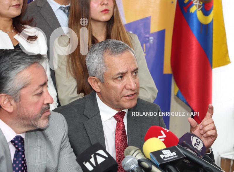 RUEDA-PRENSA-PATRICIO-CARRILLO