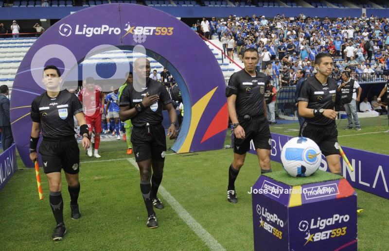FBL-LIGAPROBET593-EMELEC-MUSHUCRUNA