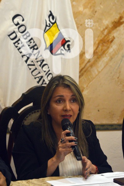 CUENCA-RUEDA DE PRENSA-GOBERNADORA CONSUELO ORELLANA