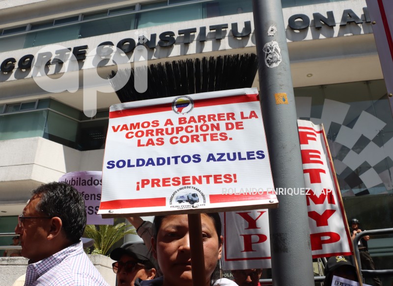FUT-UNE-CORTE -CONSTITUCIONAL