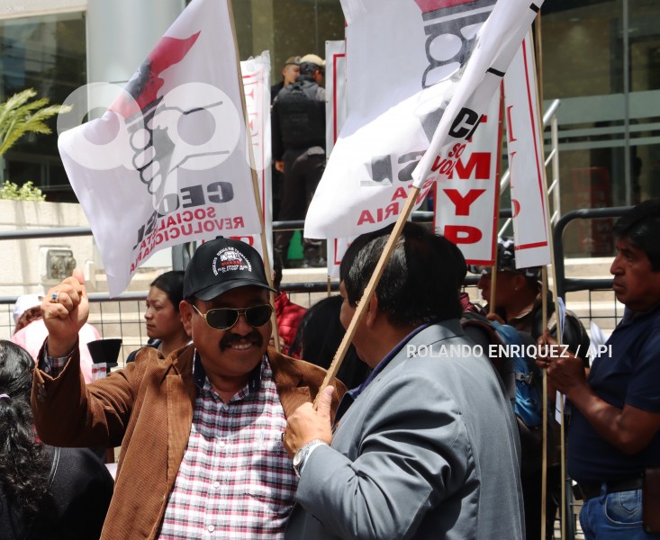 FUT-UNE-CORTE -CONSTITUCIONAL