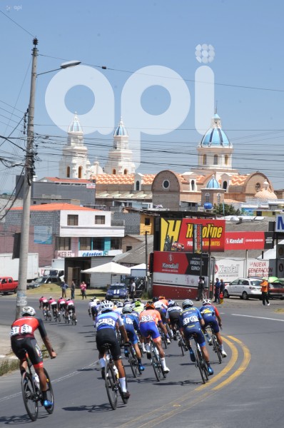 VUELTA-CICLISTICA-MACHACHI-CAYAMBE