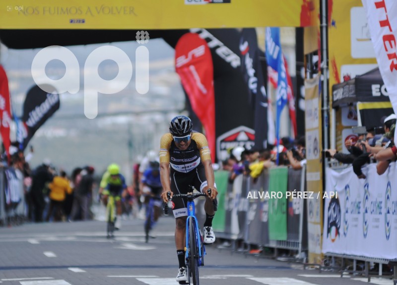 VUELTA-CICLISTICA-MACHACHI-CAYAMBE