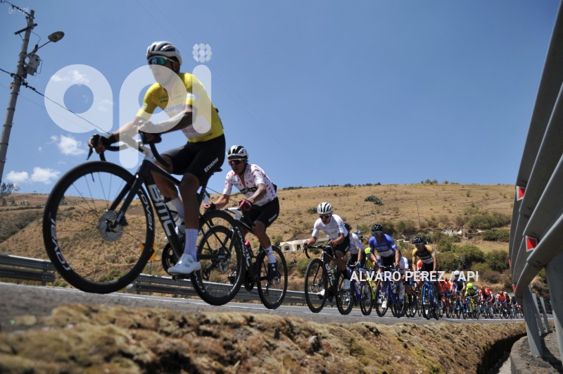 VUELTA-CICLISTICA-MACHACHI-CAYAMBE