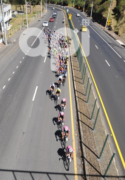 VUELTA-CICLISTICA-MACHACHI-CAYAMBE