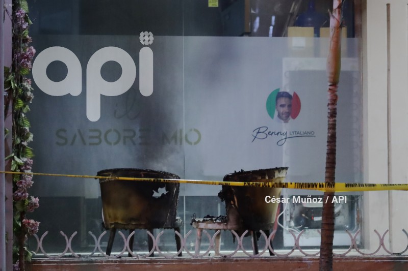 GYE-BOMBA EN RESTAURANTE