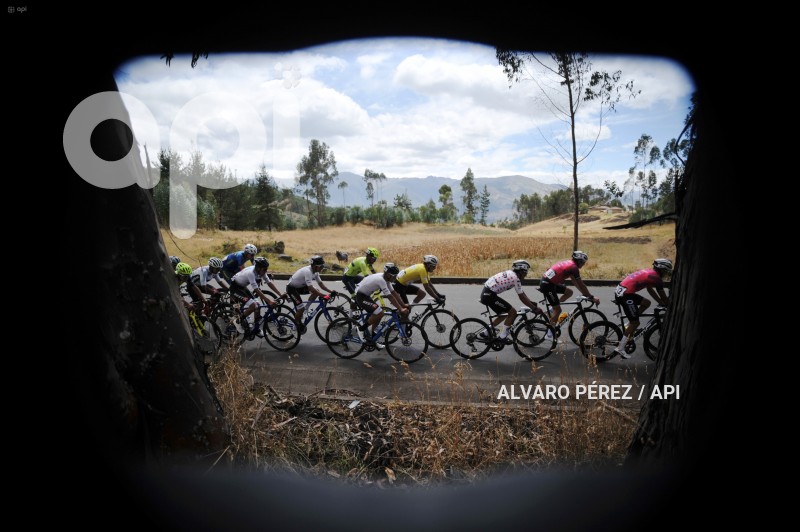 VUELTA-CICLISTICA-CAYAMBE-COTACACHI