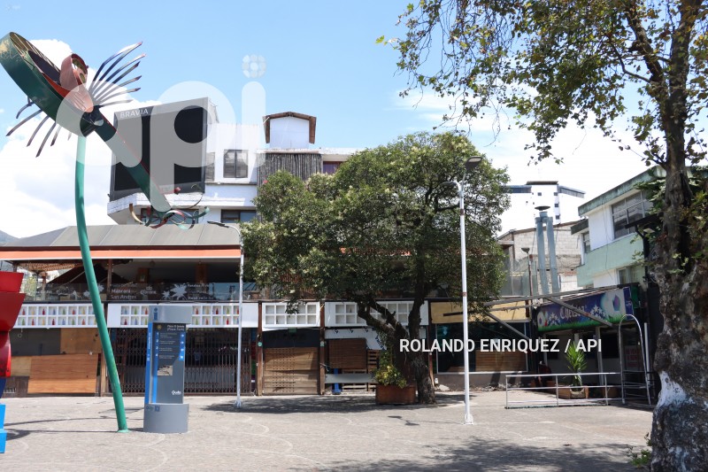 PLAZA- FOCH-LOCALES-ABANDONADOS