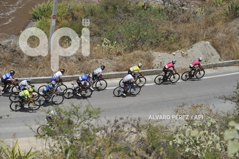 VUELTA-CICLISTICA-COTACACHI-MITAD-MUNDO