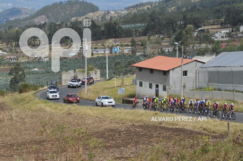 VUELTA-CICLISTICA-COTACACHI-MITAD-MUNDO