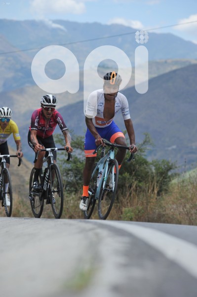VUELTA-CICLISTICA-COTACACHI-MITAD-MUNDO