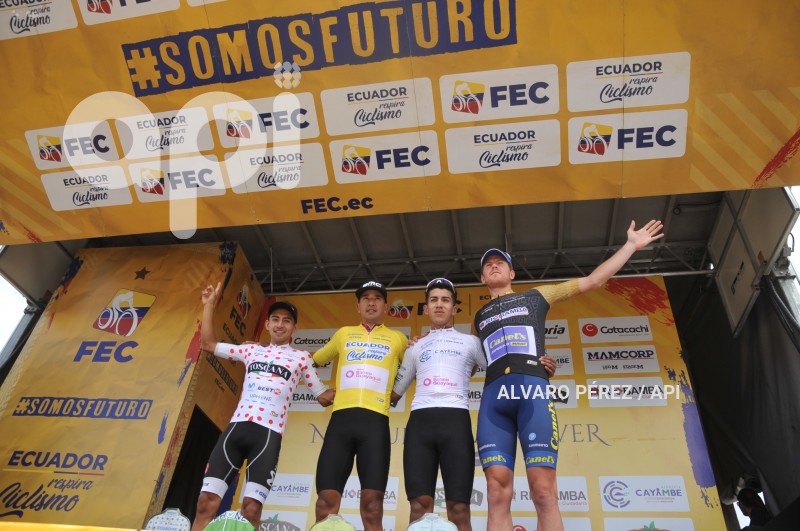 VUELTA-CICLISTICA-MITAD-MUNDO