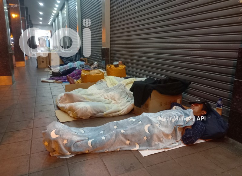 GYE-DORMITORIOS EN LA CALLE