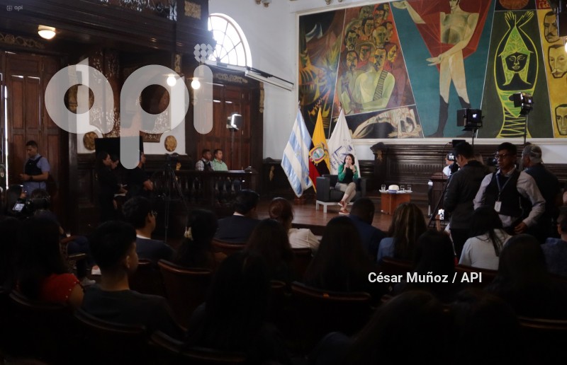 GYE-LUISA GONZALEZ-JOVENES