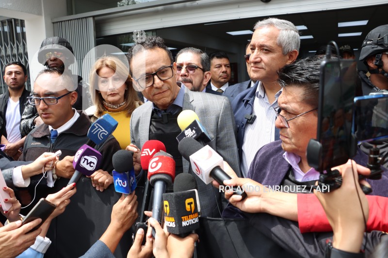 ZURITA-ENTREGA-CELULAR-FISCALIA