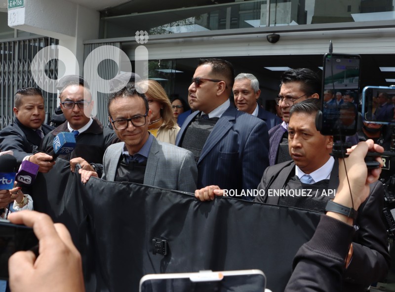 ZURITA-ENTREGA-CELULAR-FISCALIA