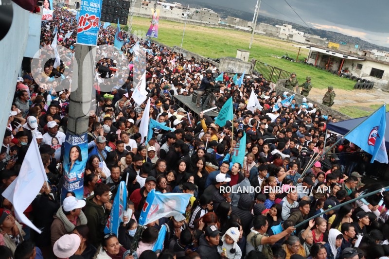 CIERRE-CAMPANA-QUITO-LUISA-GONZALEZ