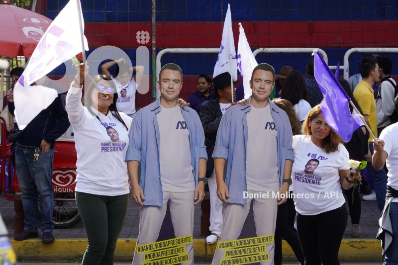 CARAVANA PLANTON DANIEL NOBOA