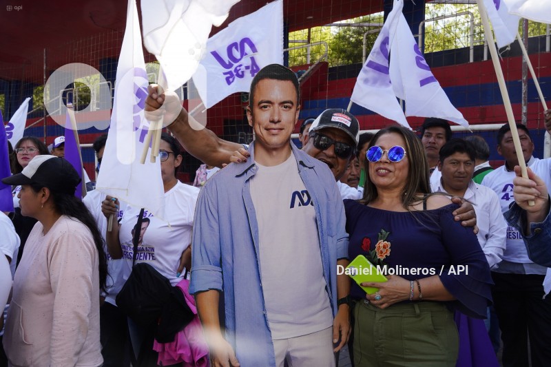 CARAVANA PLANTON DANIEL NOBOA