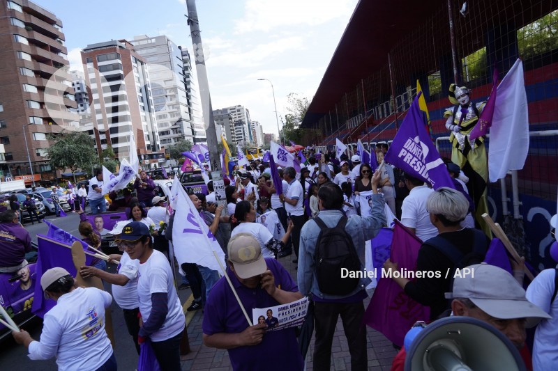 CARAVANA PLANTON DANIEL NOBOA