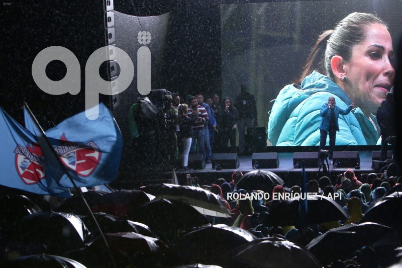 CIERRE-CAMPANA-QUITO-LUISA-GONZALEZ