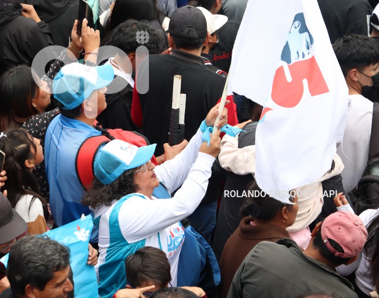 CIERRE-CAMPANA-QUITO-LUISA-GONZALEZ
